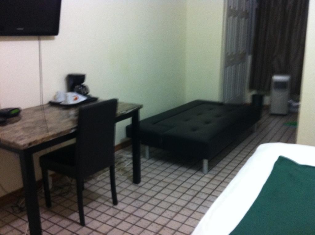 Executive Airport Hotel Entebbe Room photo