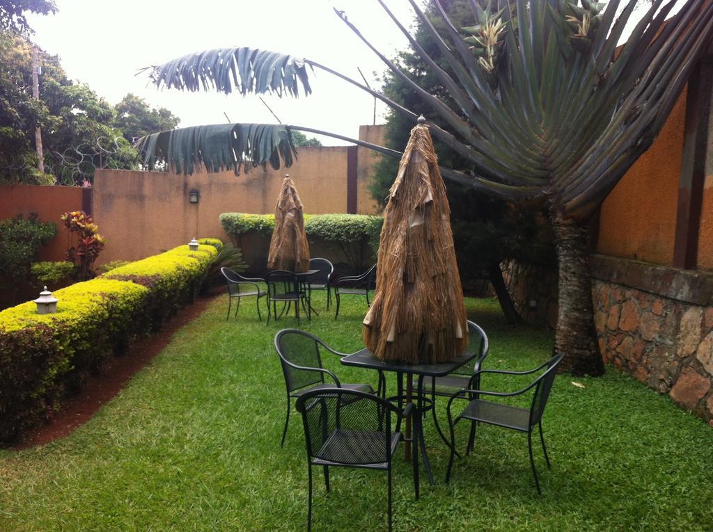 Executive Airport Hotel Entebbe Exterior photo